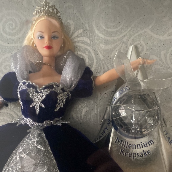Millennium Barbie Princess 2000 Special Edition - Picture 4 of 5